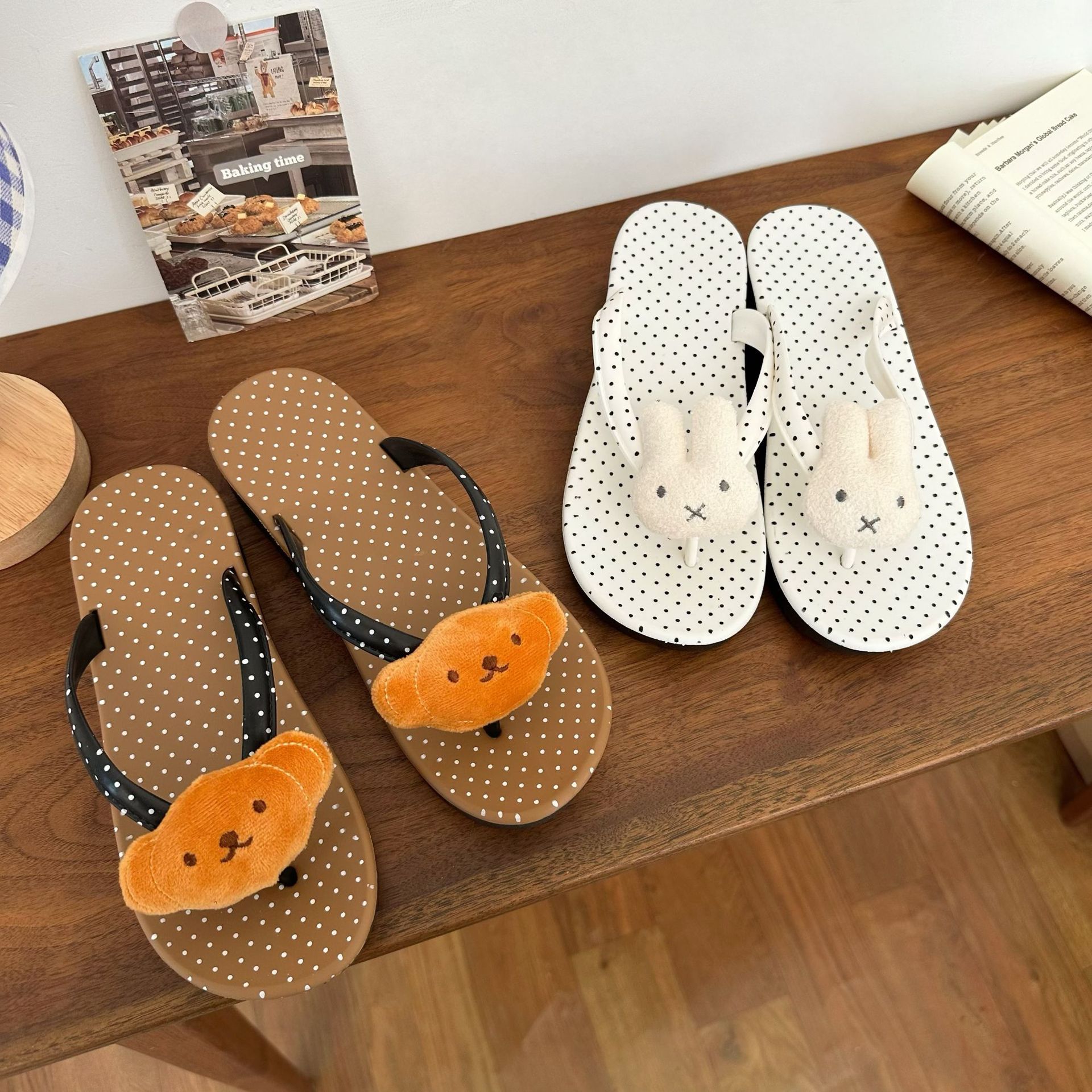 Cartoon animal polka dot herpeso slippers for women, 2025 new height-increasing and versatile summer outerwear, soft and thick-soled slippers full figure