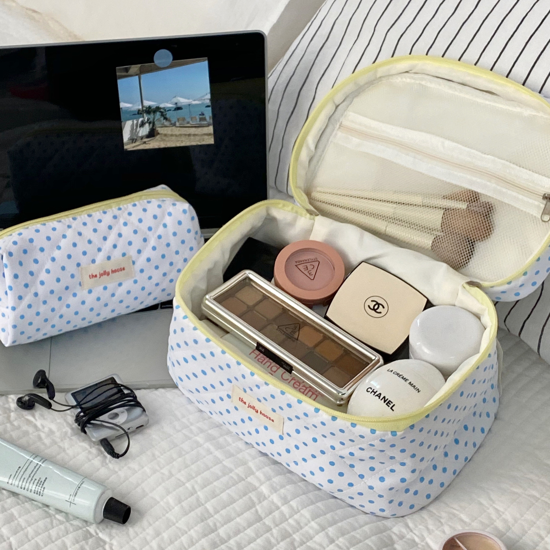 Blue polka dot storage bag 2025 New model portable large-capacity business trip washing, storage and makeup bag for women, minimum order of one piece details Picture