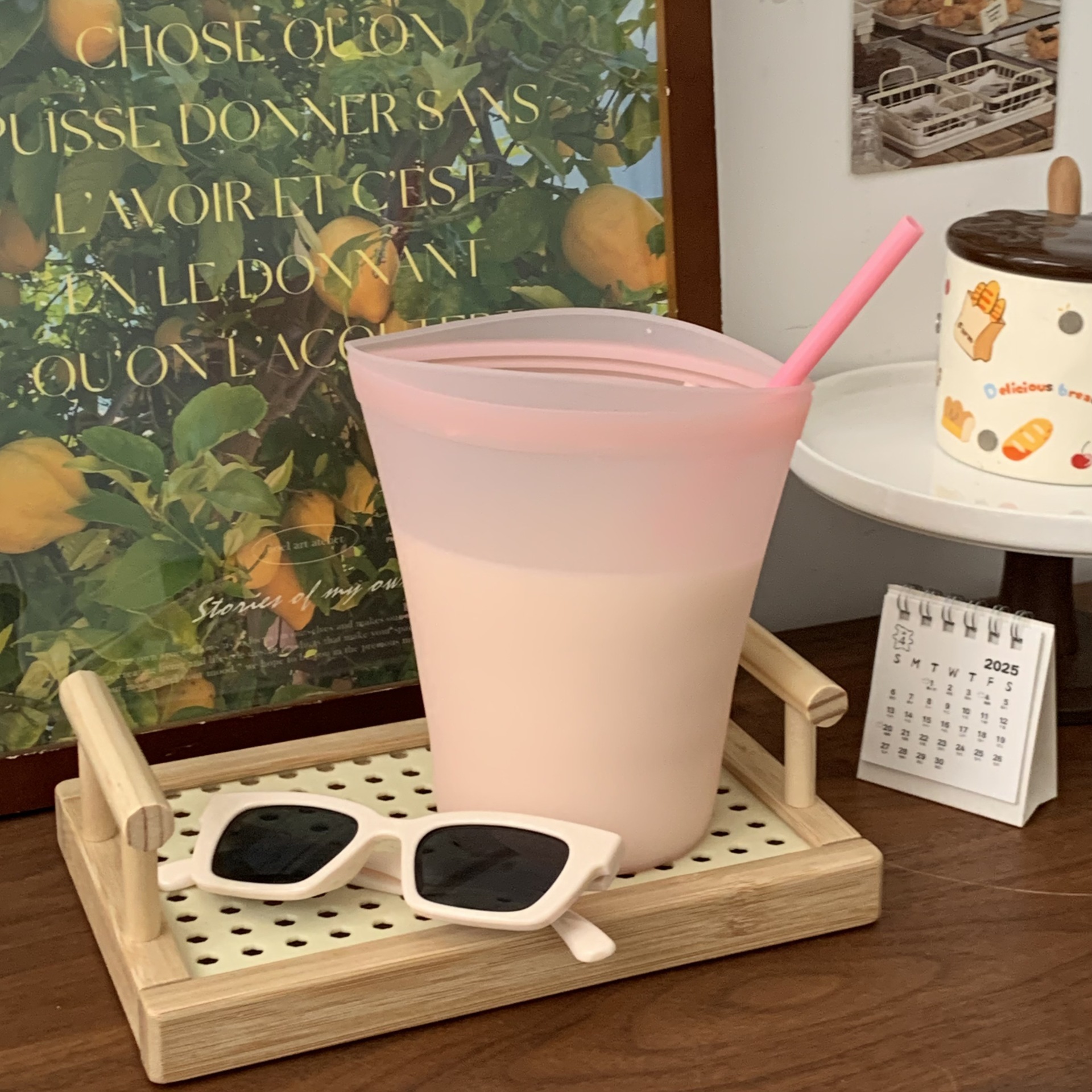 Food-grade silicone milk tea cup, portable foldable women's large-capacity reusable cup, juice milk cup full figure