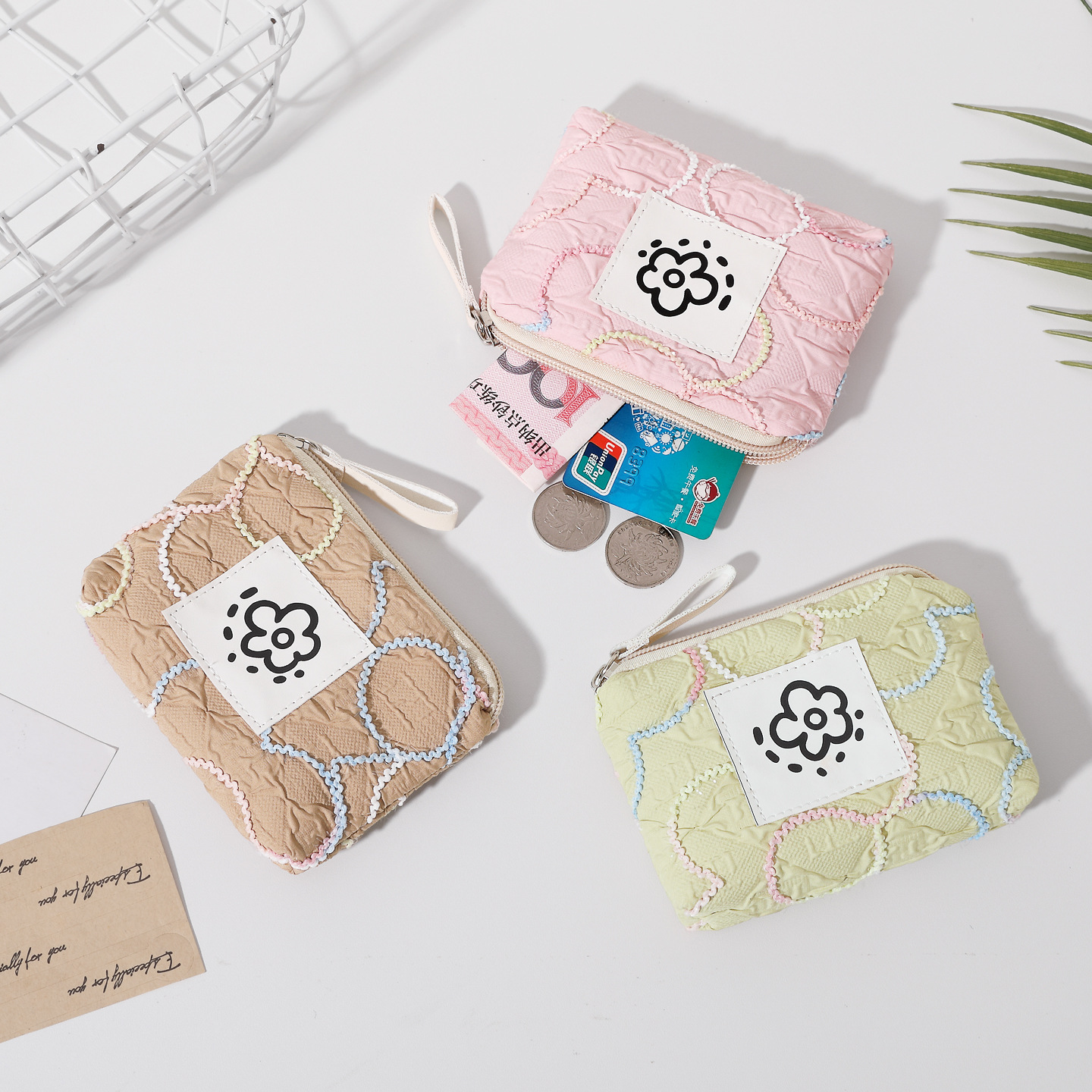 Japanese-style cute and simple waffle pocket women's wrist bag, summer flower, 2025 new style bag Application Scenario