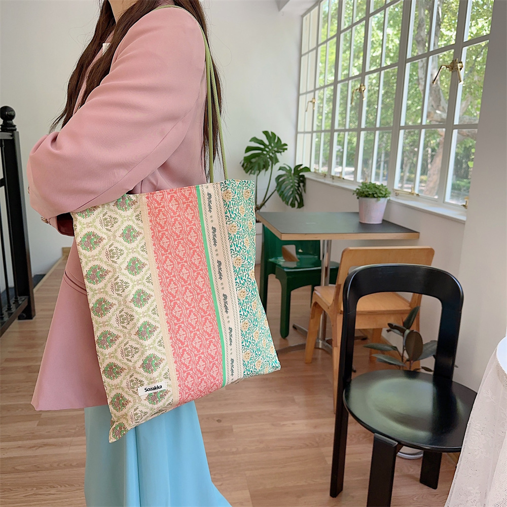 44303 Korean-style new flowered canvas bag, student retro large-capacity travel and vacation tote bag, single-shoulder bag Specification drawing