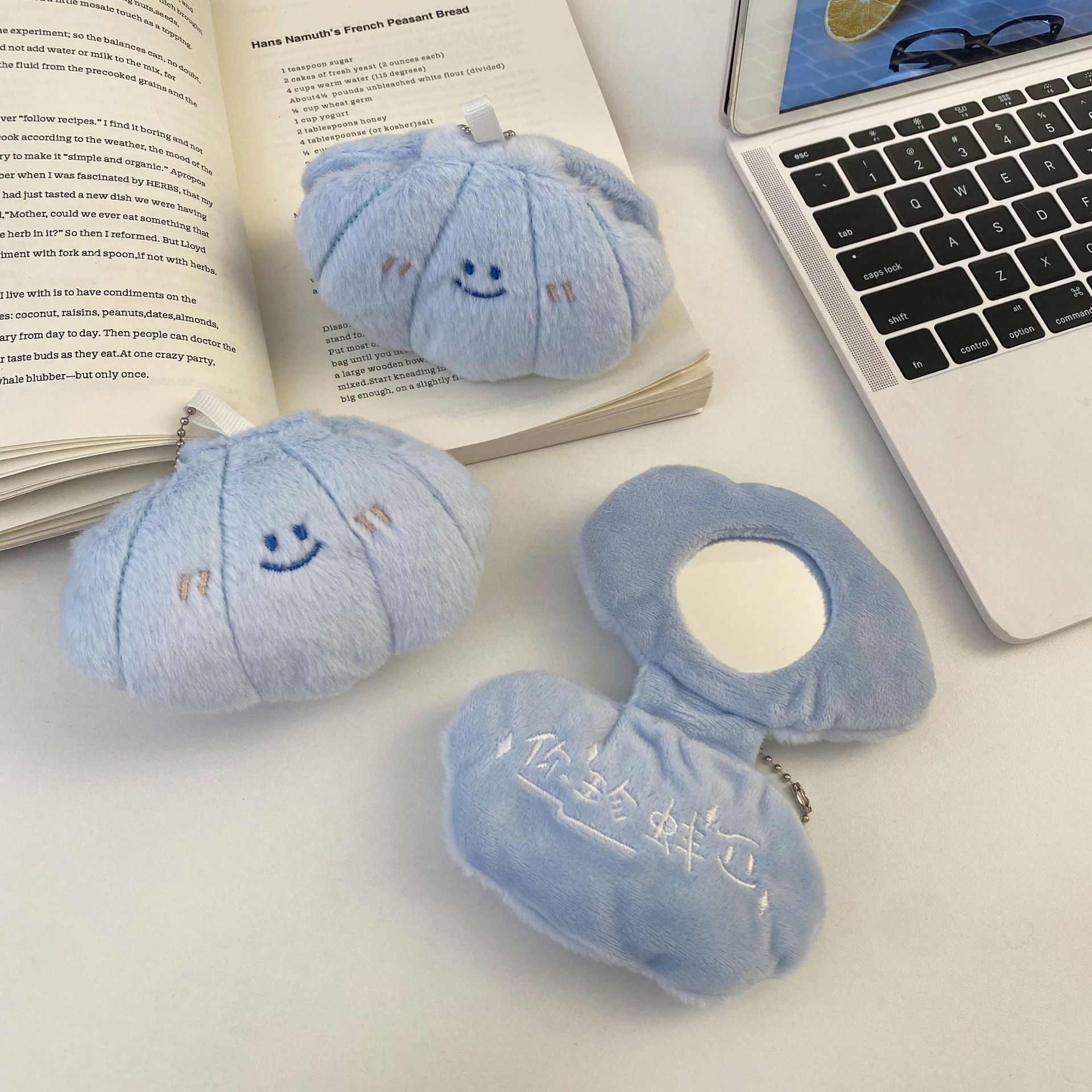 Pearl shell, you precious oyster portable mirror pendant, cute and creative plush schoolbag pendant, dopamine keychain pendant full figure