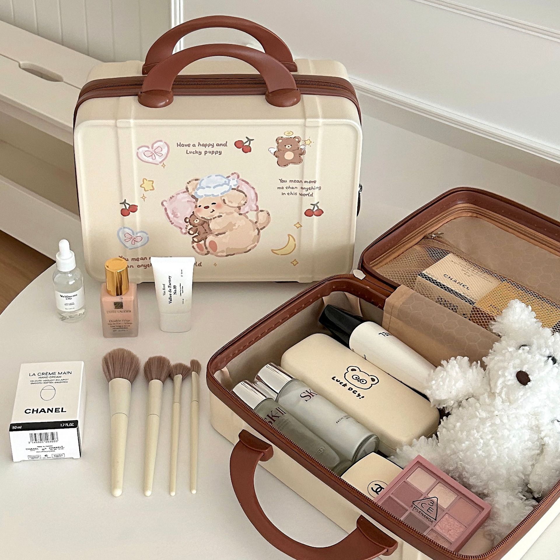 Cute suitcase, large-capacity travel suitcase, portable storage box, cosmetics storage box for going out, makeup bag for women Item Picture
