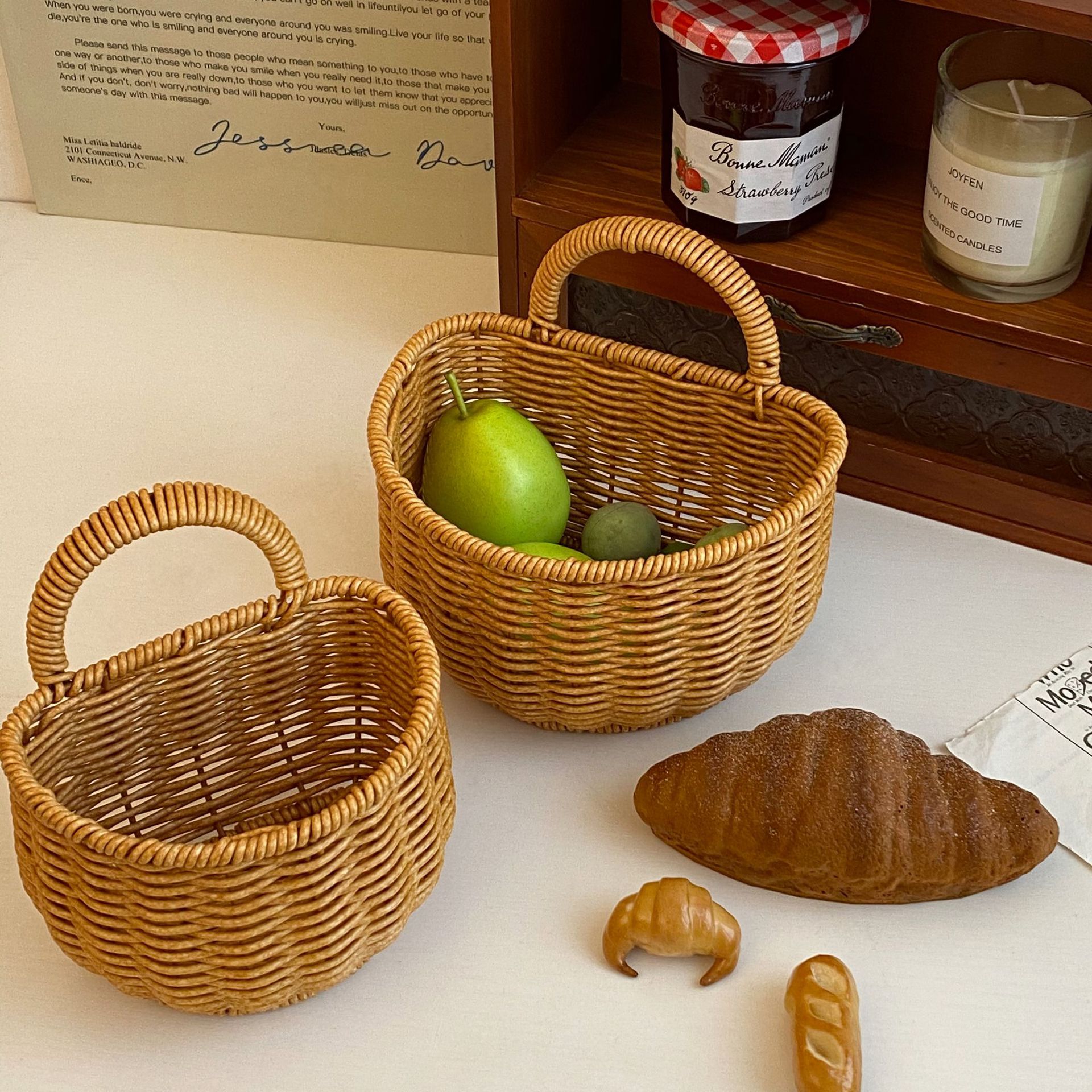 Retro imitation rattan woven storage basket, wall-mounted storage basket, hand-held small basket, fruit basket, vegetable basket, woven storage basket Application Scenario