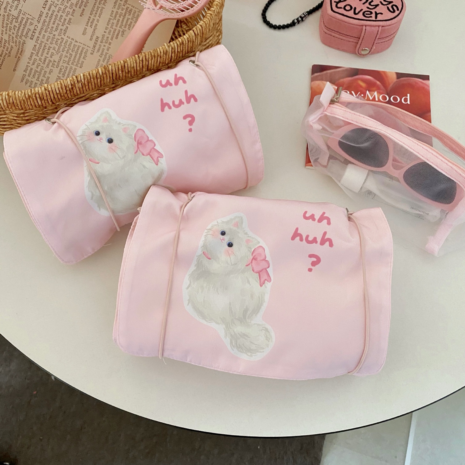 Four-in-one detachable makeup bag, female cartoon bear cat travel toiletry bag, portable large-capacity storage bag Specification drawing