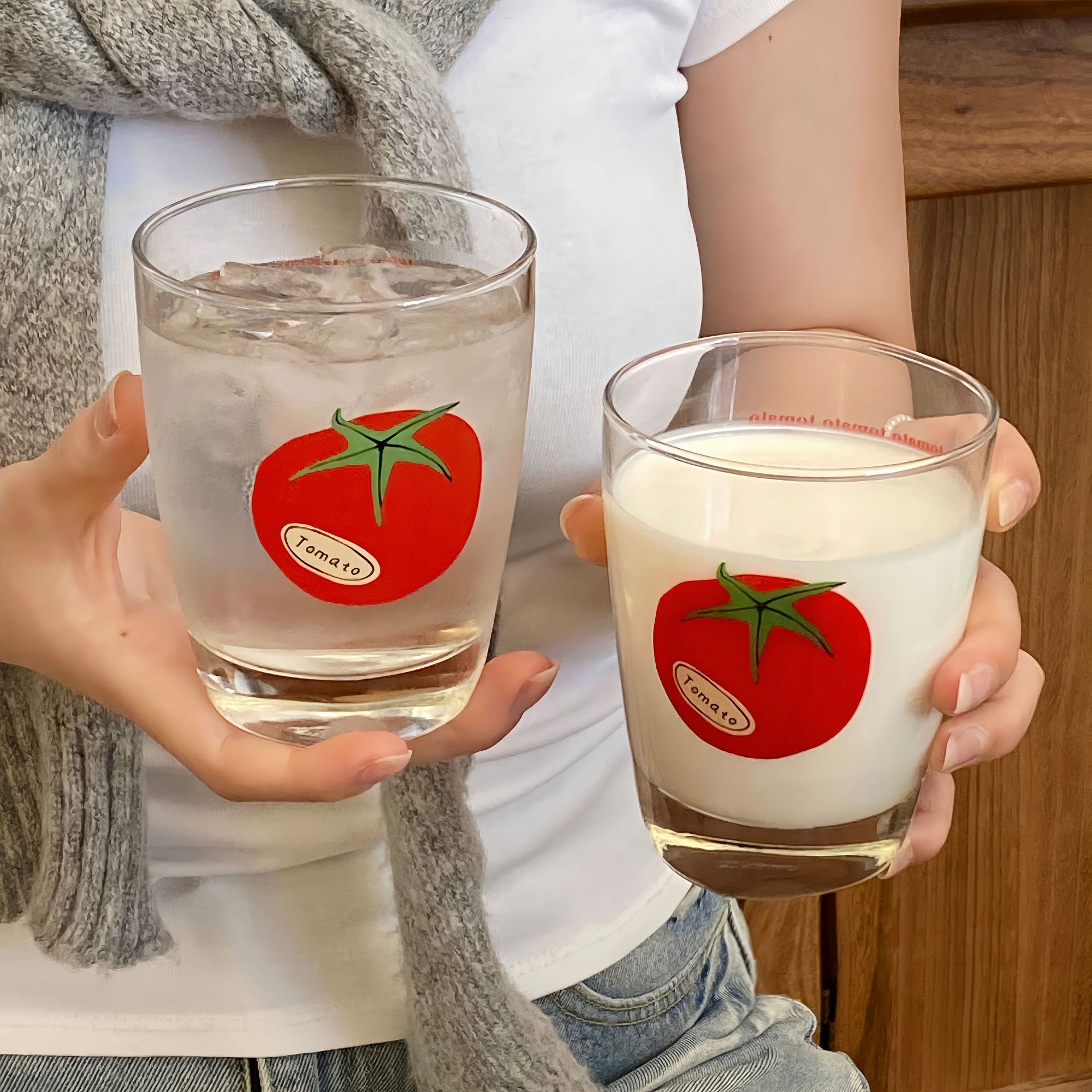 High-appearance-level tomato glass cup, Korean ins style thick-bottled household drinking cup, simple and transparent milk cup, juice cup full figure