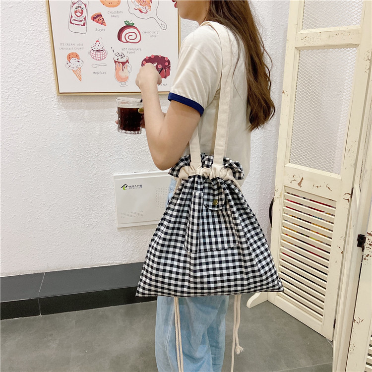 03172 Japanese ins canvas Bag 2020 New Style hand-held drawstring single-shoulder bag, artistic check student cloth bag wholesale details Picture