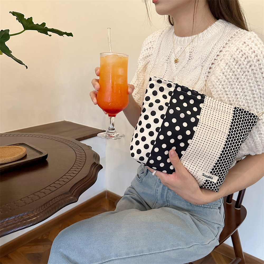 3432 ins floral makeup bag, water, lotion and skin care products, large-capacity zipper storage and organization bag, shopping clutch details Picture