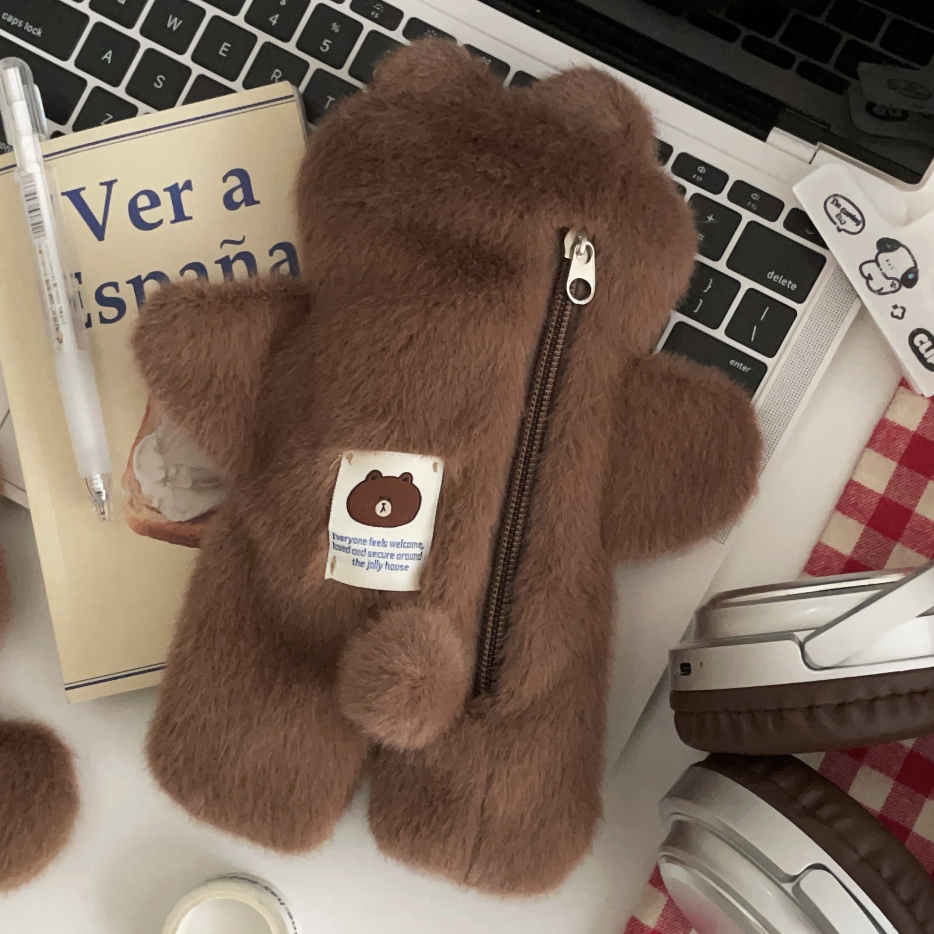 High appearance level Brown Bear Pencil case - 2025 new style primary and junior high school student stationery bag, storage bag, pencil case Specification drawing