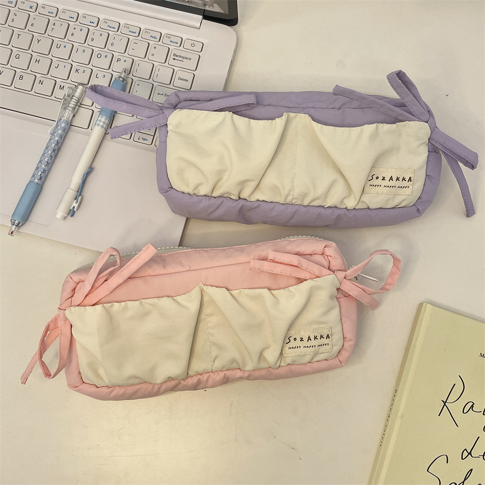411221 ins Fresh blue bow pen case for junior high school girls, large-capacity stationery box and pencil storage bag Application Scenario