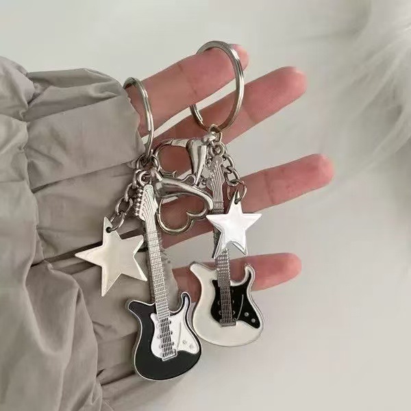 y2k Hot Girl Electric Guitar Star Bass Keychain ins American retro Niche bag Pendant Sweet and Cool Millennium Style full figure