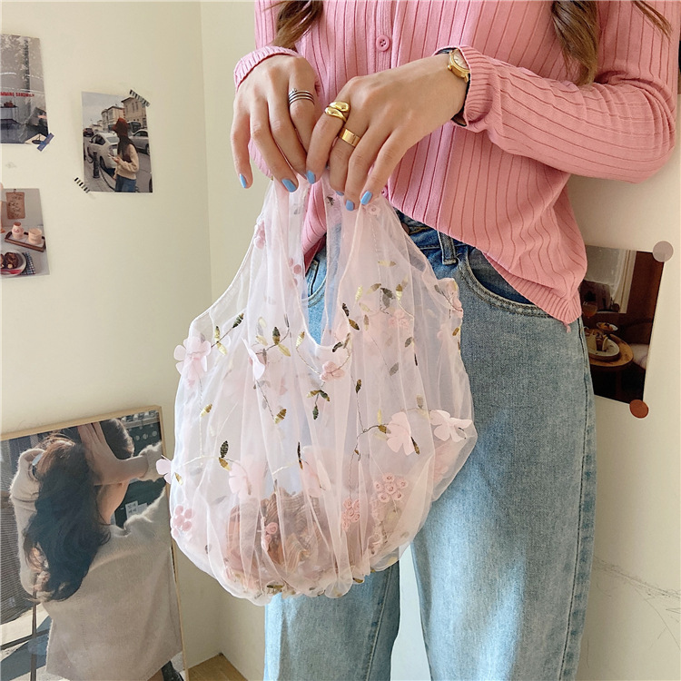 03281 Korean ins semi-transparent silk mesh embroidered flower bag, floral fairy delicate mesh hand-held bag details Picture