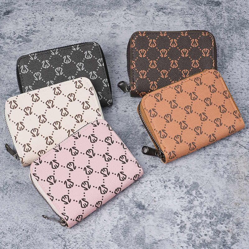 New gift large-capacity card case, women's bus card holder, cross-border wholesale, men's organ card case, zipper ID card case Application Scenario