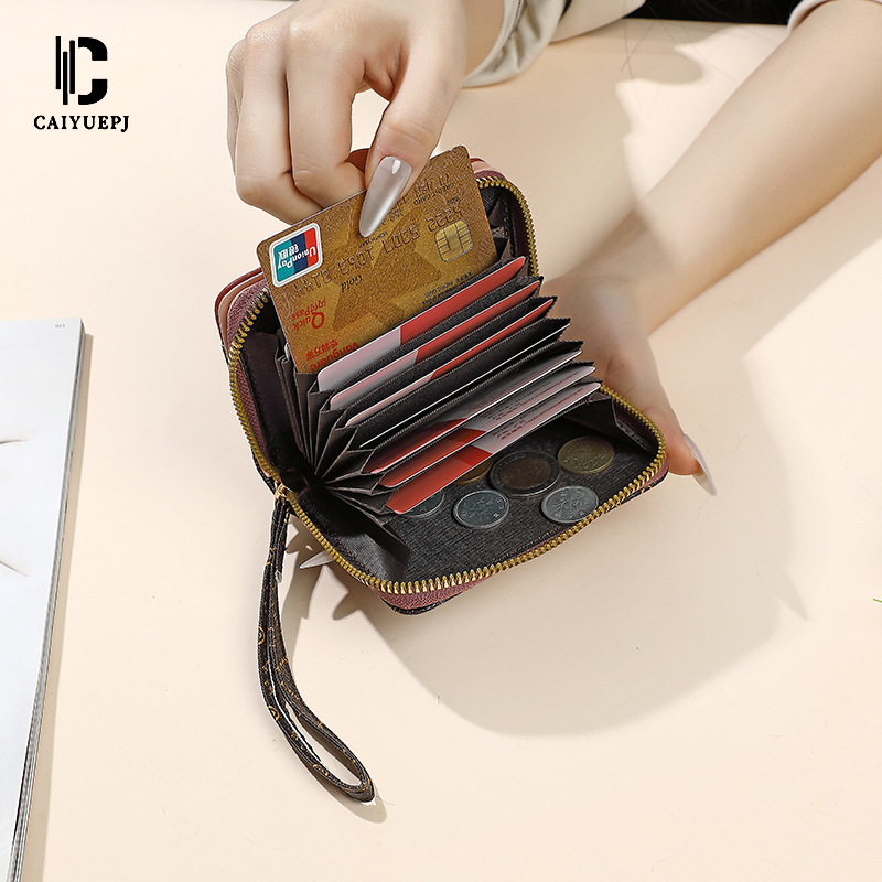 New women's wallet, short wallet, cross-border bestseller, printed hand-held bag, wallet card bag, Wallet with multiple slots Application Scenario