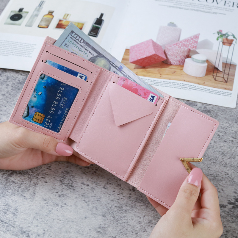 A new Korean-style three-fold women's wallet, short retro card case, PU faux leather, simple folding student wallet for women details Picture