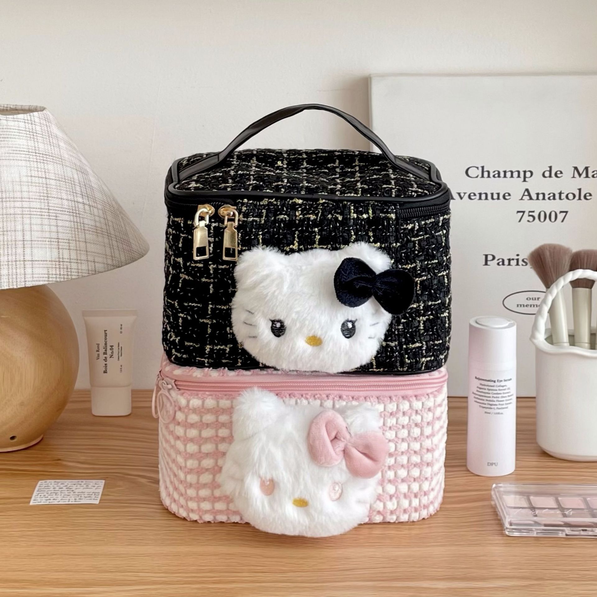 Original homemade style ~ Xiaoxiangfeng makeup bag for women, portable large-capacity storage bag, travel hand-held toiletry bag for women full figure