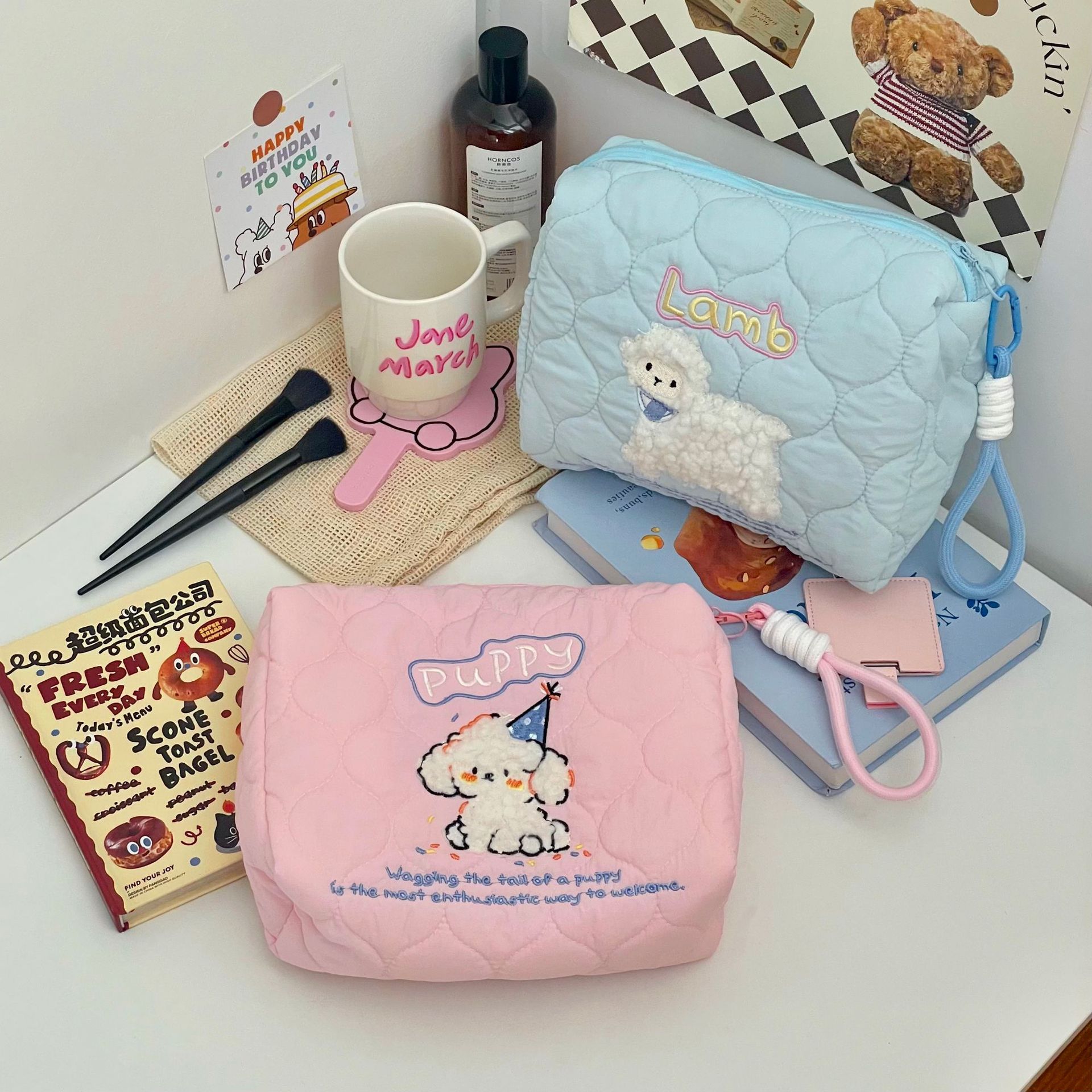 Cute embroidered clutch, portable makeup storage bag, ins style large-capacity travel storage bag Specification drawing