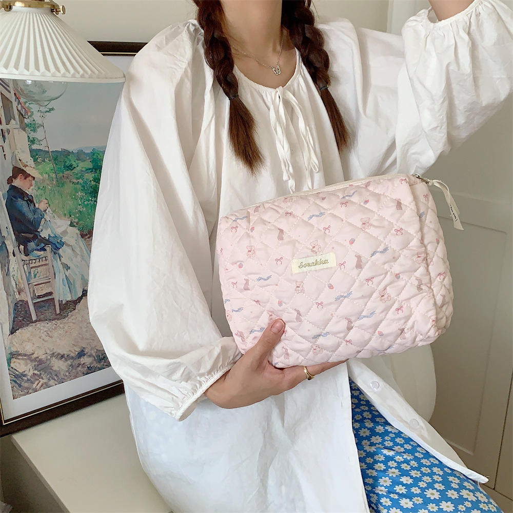 38242 Large-capacity hand-held storage bag, skincare and makeup bag, portable toiletry bag, multi-functional mommy bag Specification drawing