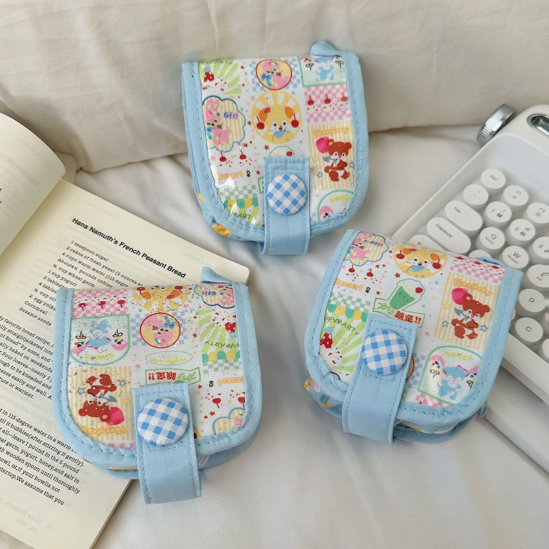 Mini coin purse, dopamine children's coin purse, multi-layer card bag, mini coin purse, small bag to carry around Application Scenario