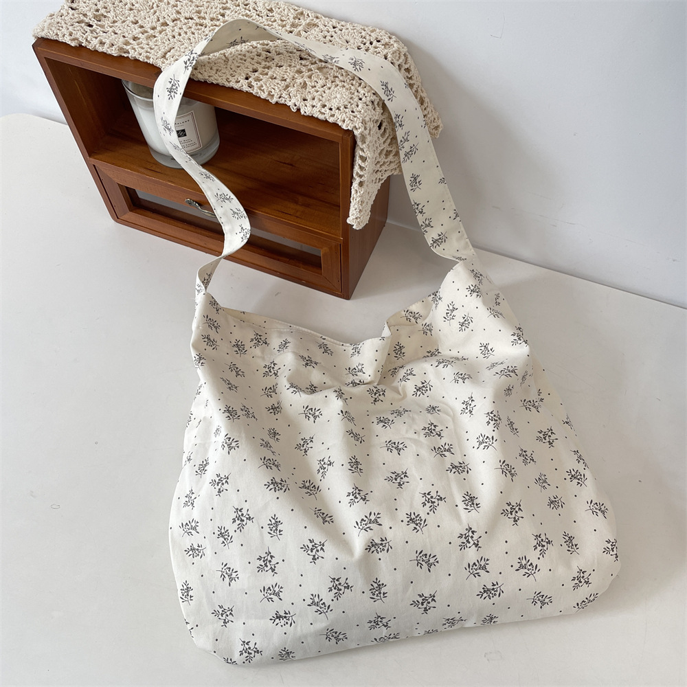 5453 Floral canvas bag for women's Spring and summer new casual one-shoulder bag with crossbody and large capacity Application Scenario