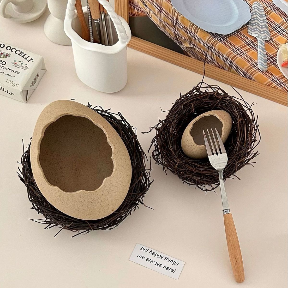 Creative eggshell-shaped tableware of the same style as Xiaohongshu, bird's nest, dessert bowl, cold drink, barbecue restaurant, instant noodle bowl and plate Application Scenario