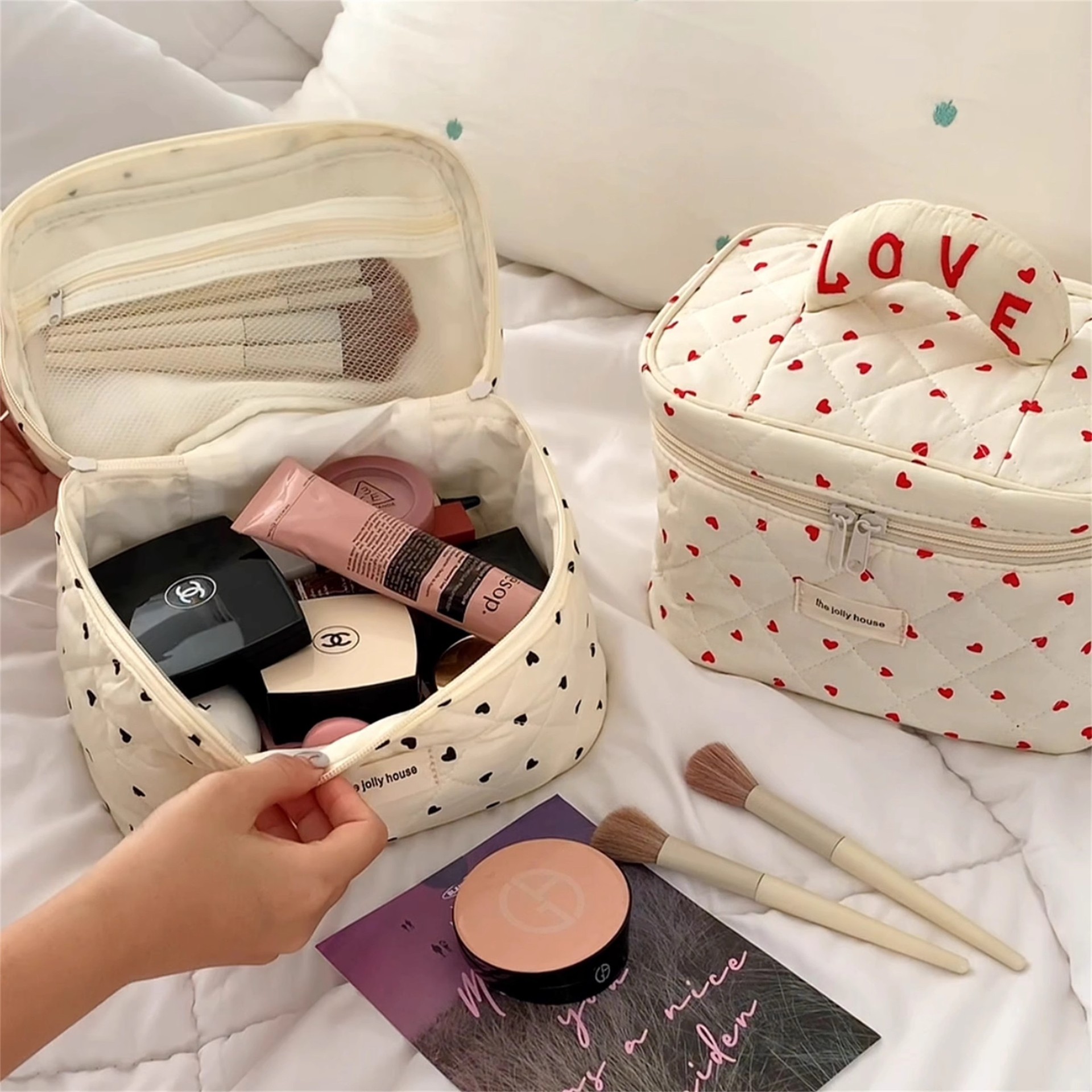2024 new high-end makeup bag, large-capacity portable for women, hand-held storage bag for skin care products, and toiletry bag Specification drawing