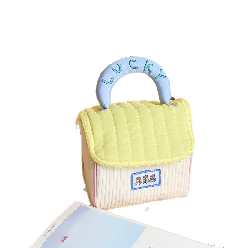 Cute little house Makeup bag for women, large capacity 2025 new portable travel toiletries hand-held compartments storage bag Item Picture
