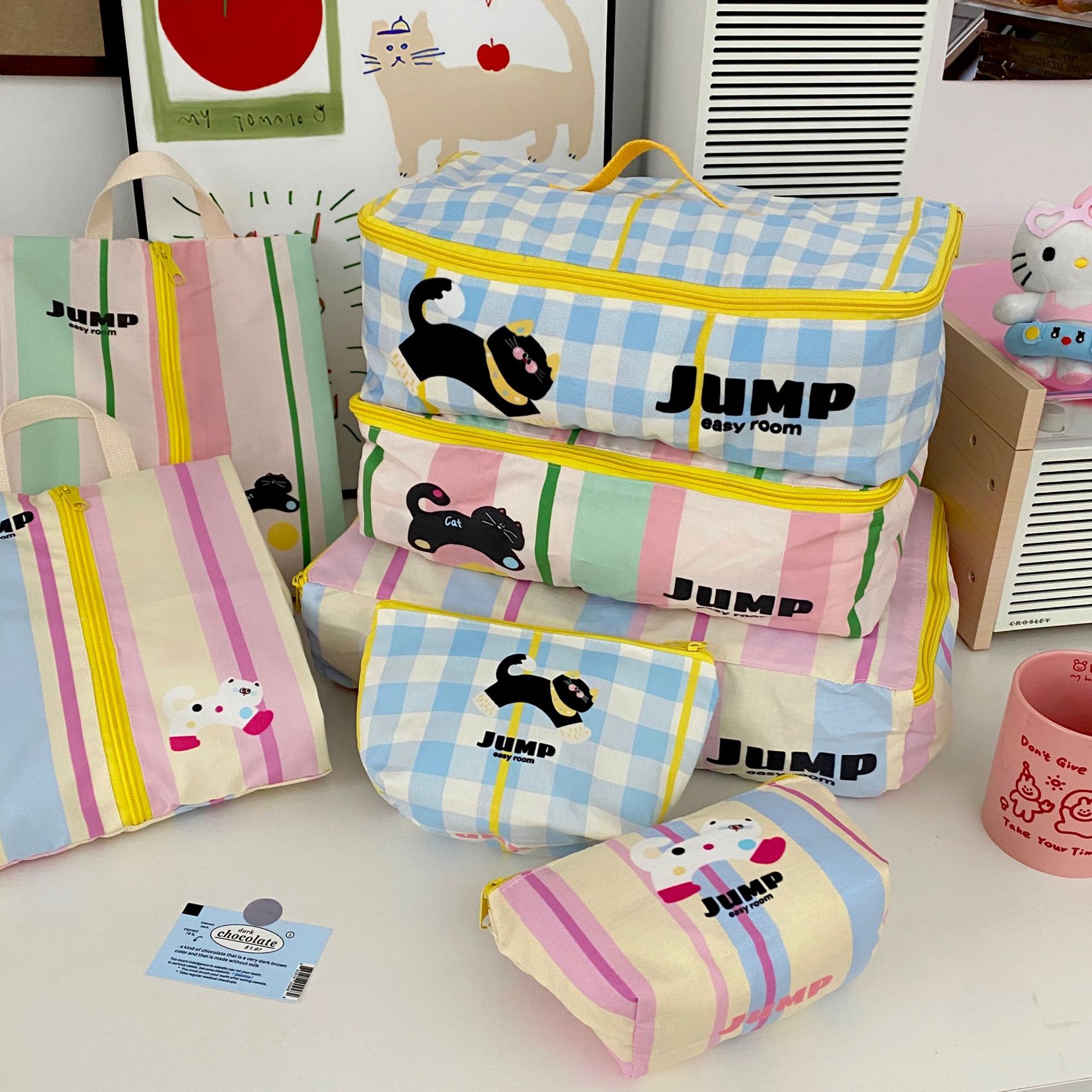 Checkered cat travel storage bag, clothing luggage organizing bag, clothing sorting bag, mini waterproof ID bag full figure