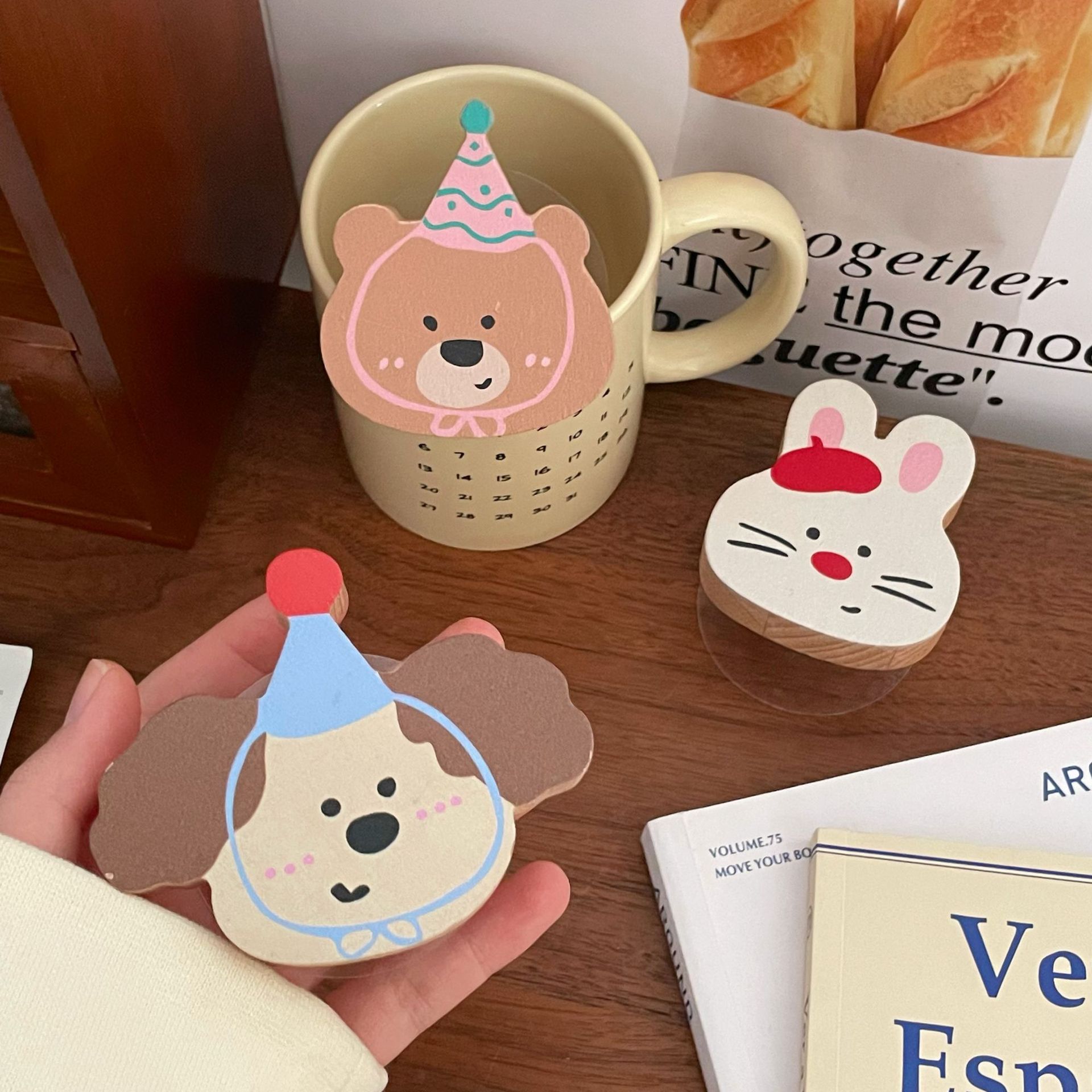 Cute cartoon beech wood wooden hook animal series for storing sundries, a heartwarming decoration for dormitory girls details Picture