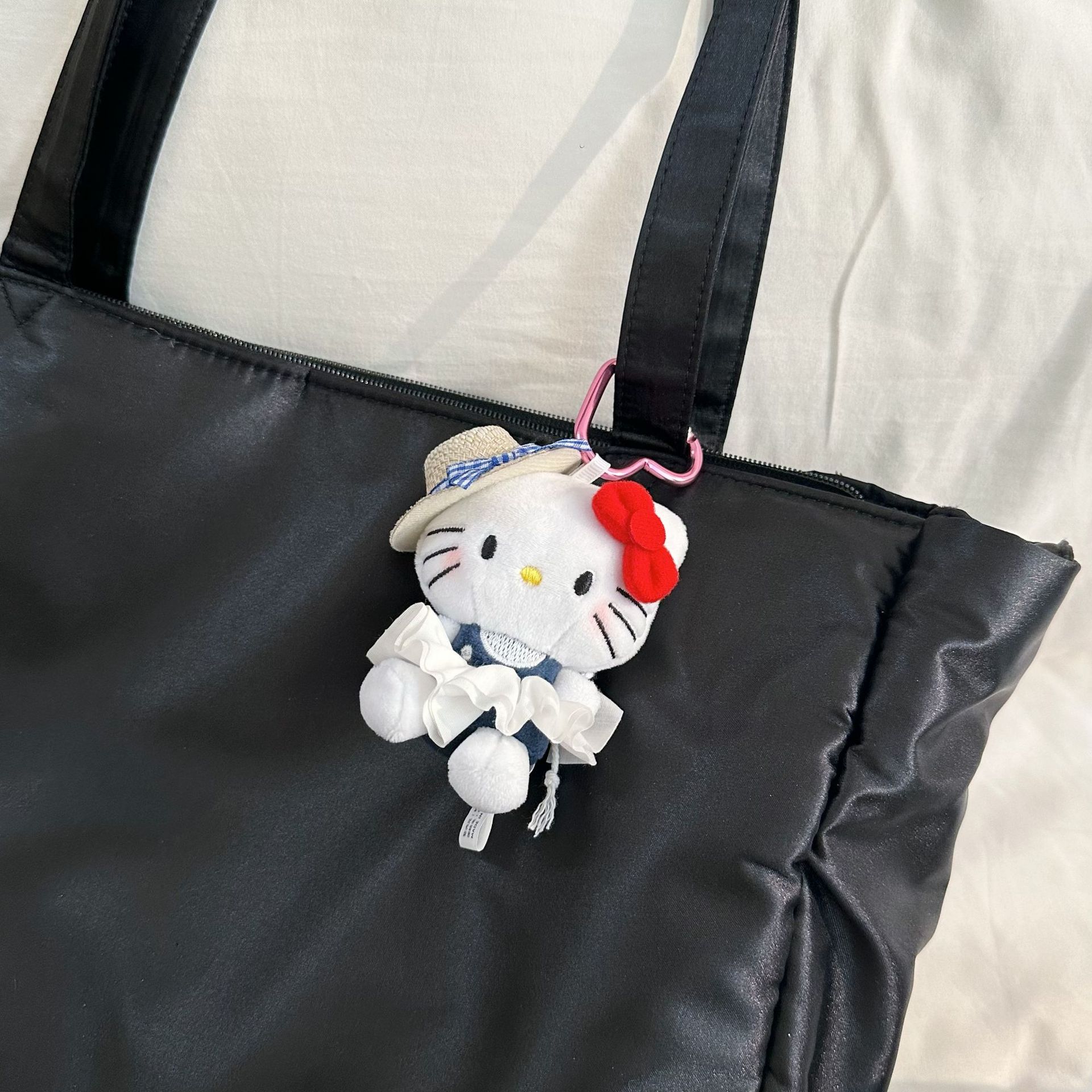 Blue checkered hat, cat pendant, cute straw hat, plush toy, doll decoration, bag pendant, keychain pendant Application Scenario