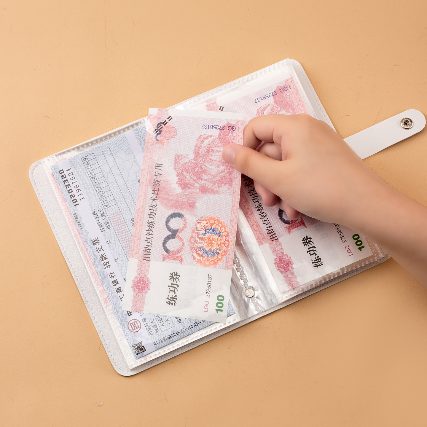 The new Ailun cash management savings book can hold cash, banknotes, a protective case, and has a large capacity for saving and storing small change Application Scenario
