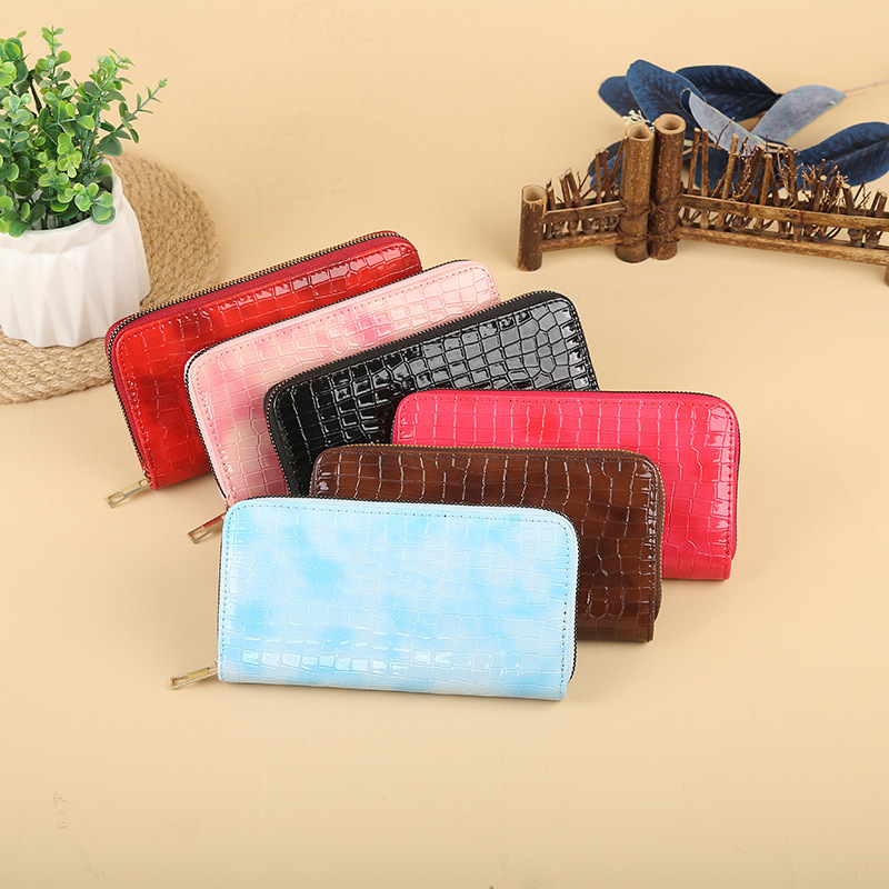New women's wallet, long zipper phone case, woven pattern wallet, large capacity soft wallet, loose change clutch Application Scenario