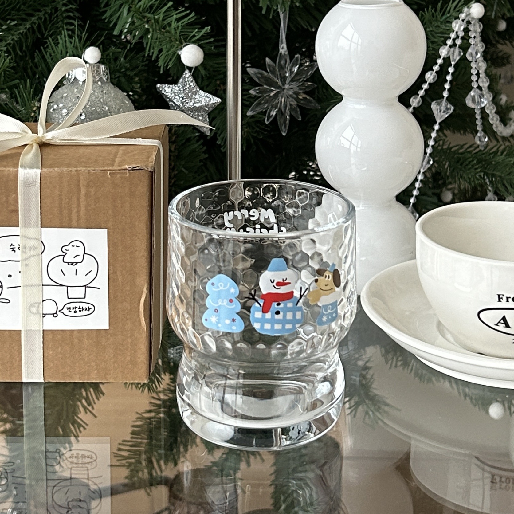 Christmas atmosphere, cute snowman glass cups, cartoon juice cups, couple breakfast milk cups, office coffee cups details Picture