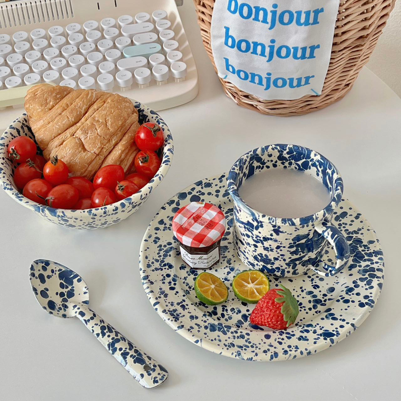 Korean-style inS-style enamel splashed ink cups and bowls, cereal fruit salad bowls, popular splashed ink cups, flat plates, spoons, cups and plates set details Picture