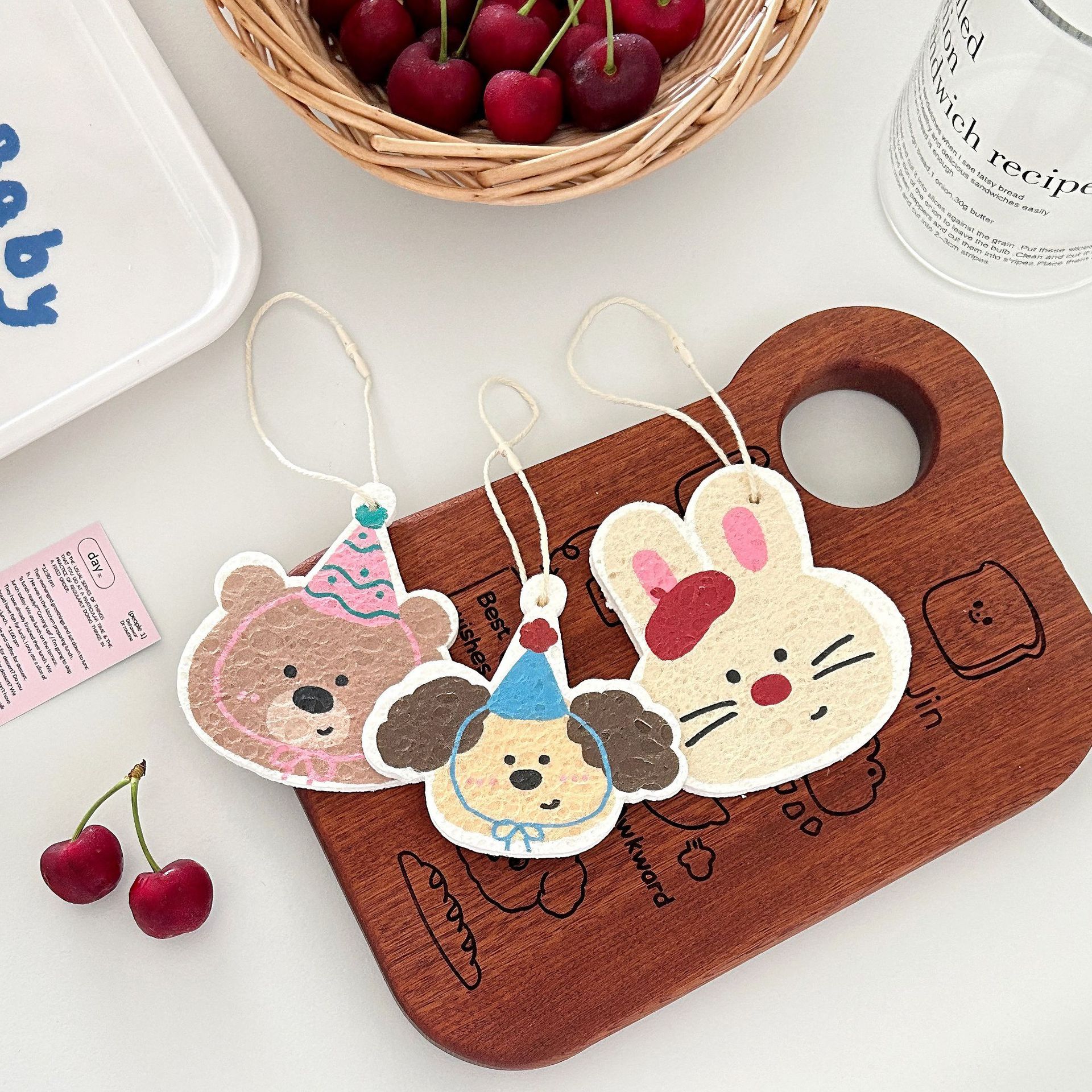 ins Cute natural wood pulp cotton cloth, a perfect tool for washing dishes and POTS, a stain-removing scouring pad, a household kitchen cleaning tool full figure