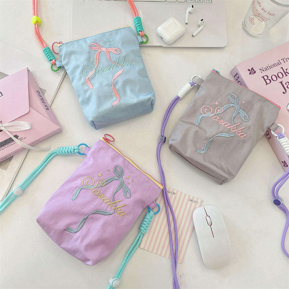 56251 Embroidered bow single-shoulder bag for Women 2025 New trendy, fashionable, lightweight commuting canvas single-shoulder crossbody bag Specification drawing