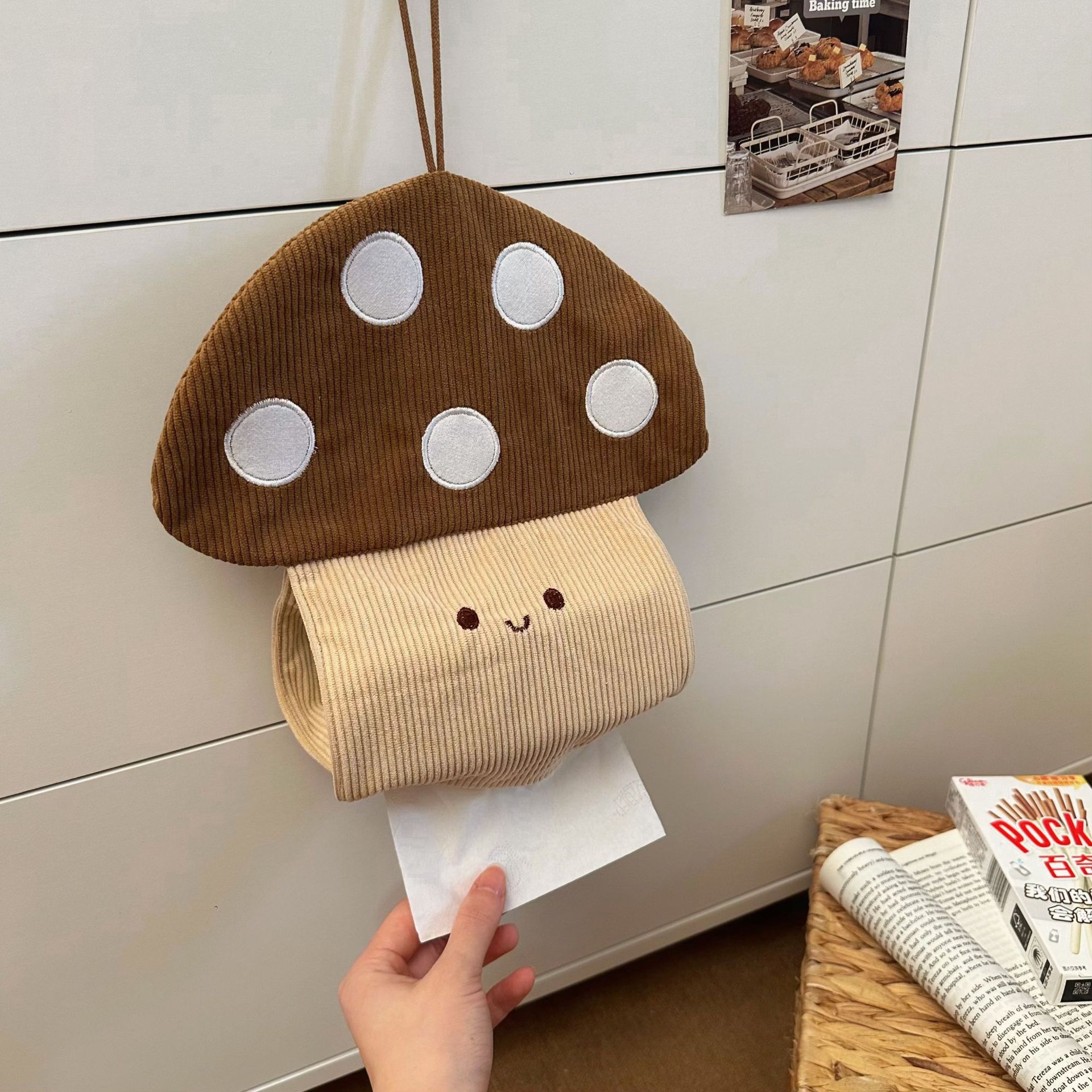 Mushroom tissue box, living room, light luxury and high-end style, cartoon tissue box, dormitory, bedroom, wall-mounted tissue bag Specification drawing