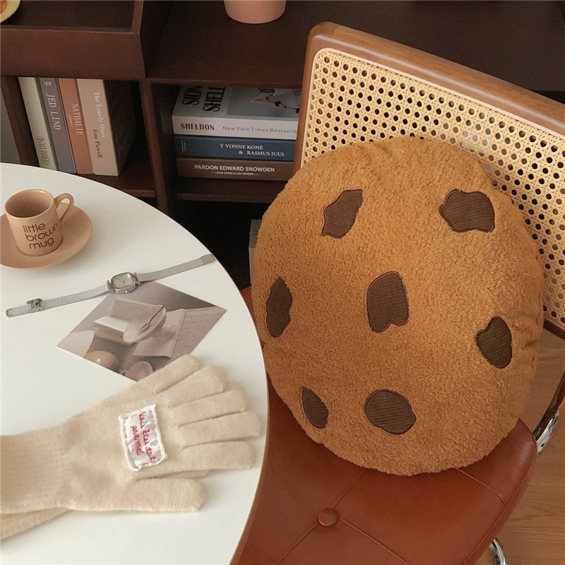 Korean-style cookie throw pillows, Ins-style plush bedroom sofa cushions, chocolate cookie pads, birthday gifts Application Scenario