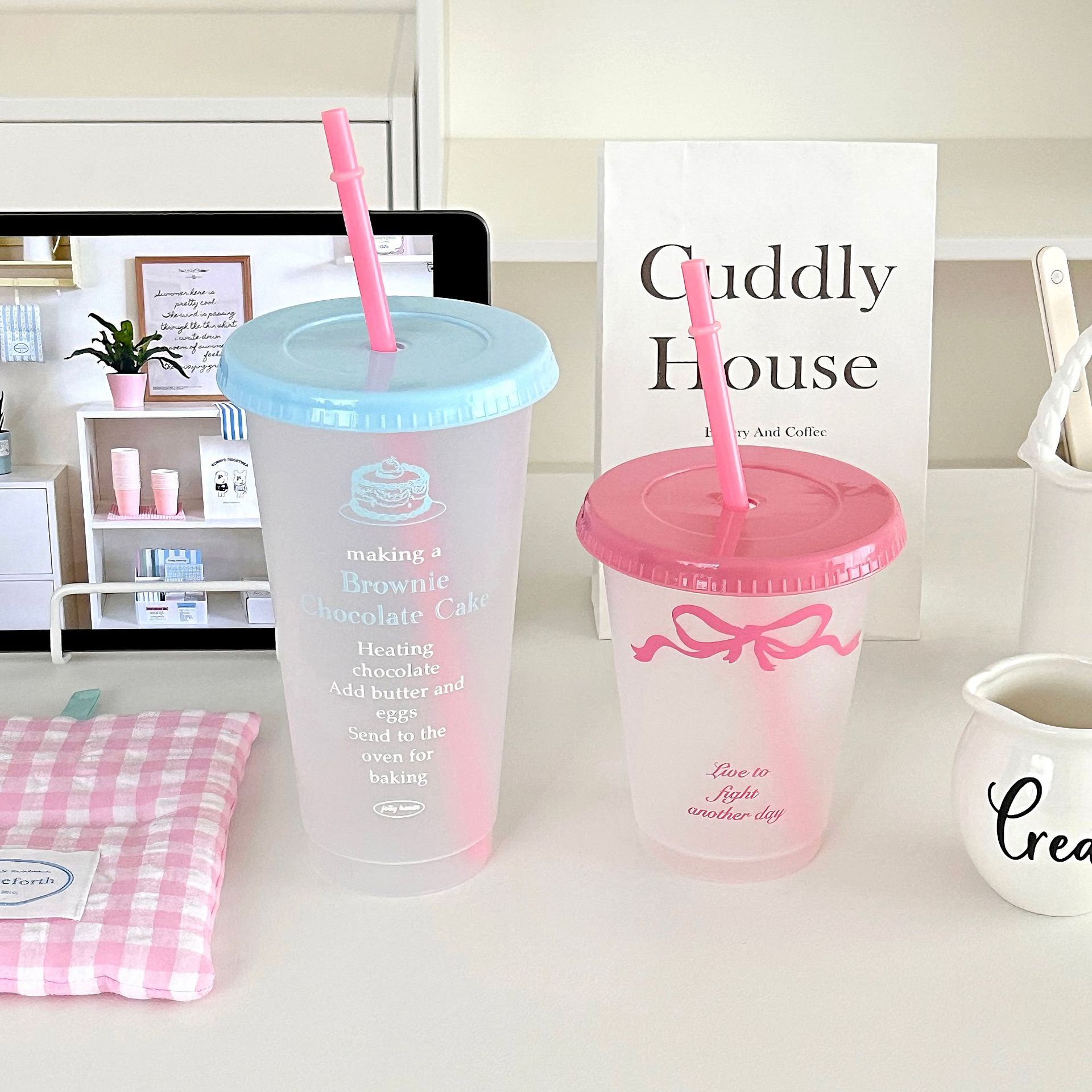 Original summer plastic straw cup for girls, large-capacity home travel drinking water cup, milk tea cup, coffee cold drink cup details Picture
