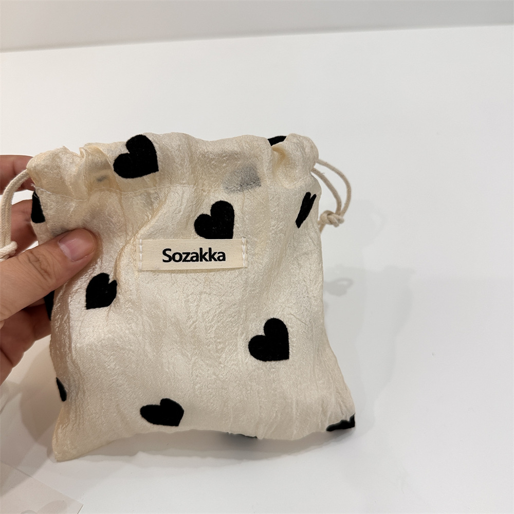 36252 Champagne heart-shaped drawstring pocket, small item storage bag, Cloth bag, student sundries Portable Toiletry bag Specification drawing