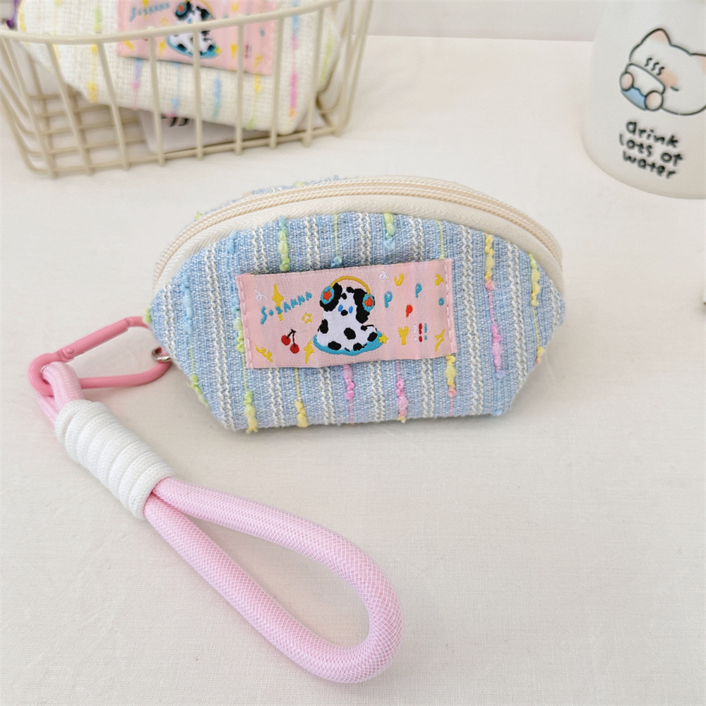 4951 Cute cream-colored earphone case, shell-shaped earphone case, storage bag, coin purse, cosmetic clutch Application Scenario