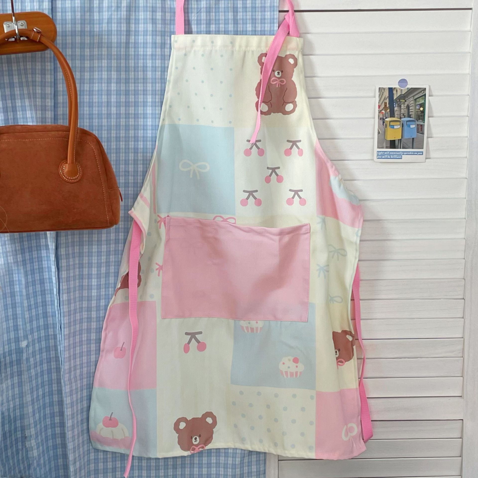 The ins cartoon cute kitchen apron with a lace-up design is waterproof and dirt-proof for cooking and home use. It's a beautiful work uniform Item Picture