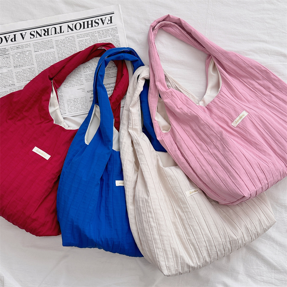 4943 ins simple single-shoulder women's bag, large capacity pleated solid color cloth bag, casual summer light new vest bag full figure
