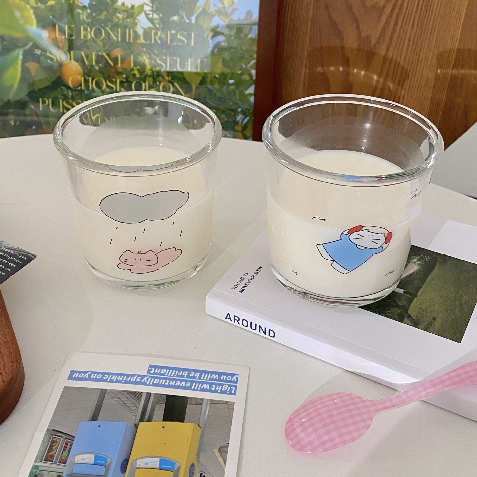 ins cute glass cold brew cup, coffee cup, creative cartoon water cup, couple glass cup, large-capacity drinking cup full figure