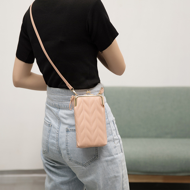 New Korean-style fashionable multi-functional crossbody single-shoulder bag with zipper, solid color, simple and mini, versatile wallet Application Scenario