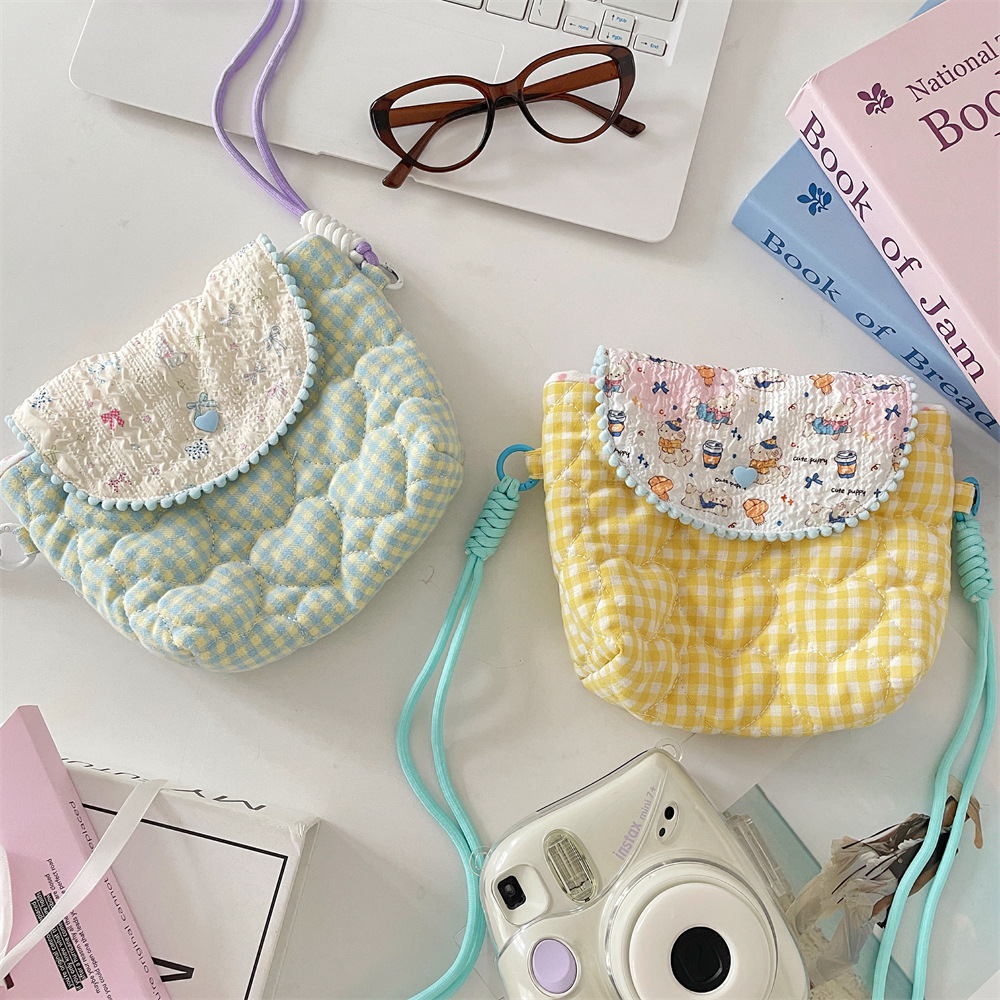 56231 Cute crossbody single-shoulder bag, Polaroid camera bag, portable and small travel cosmetics storage bag details Picture