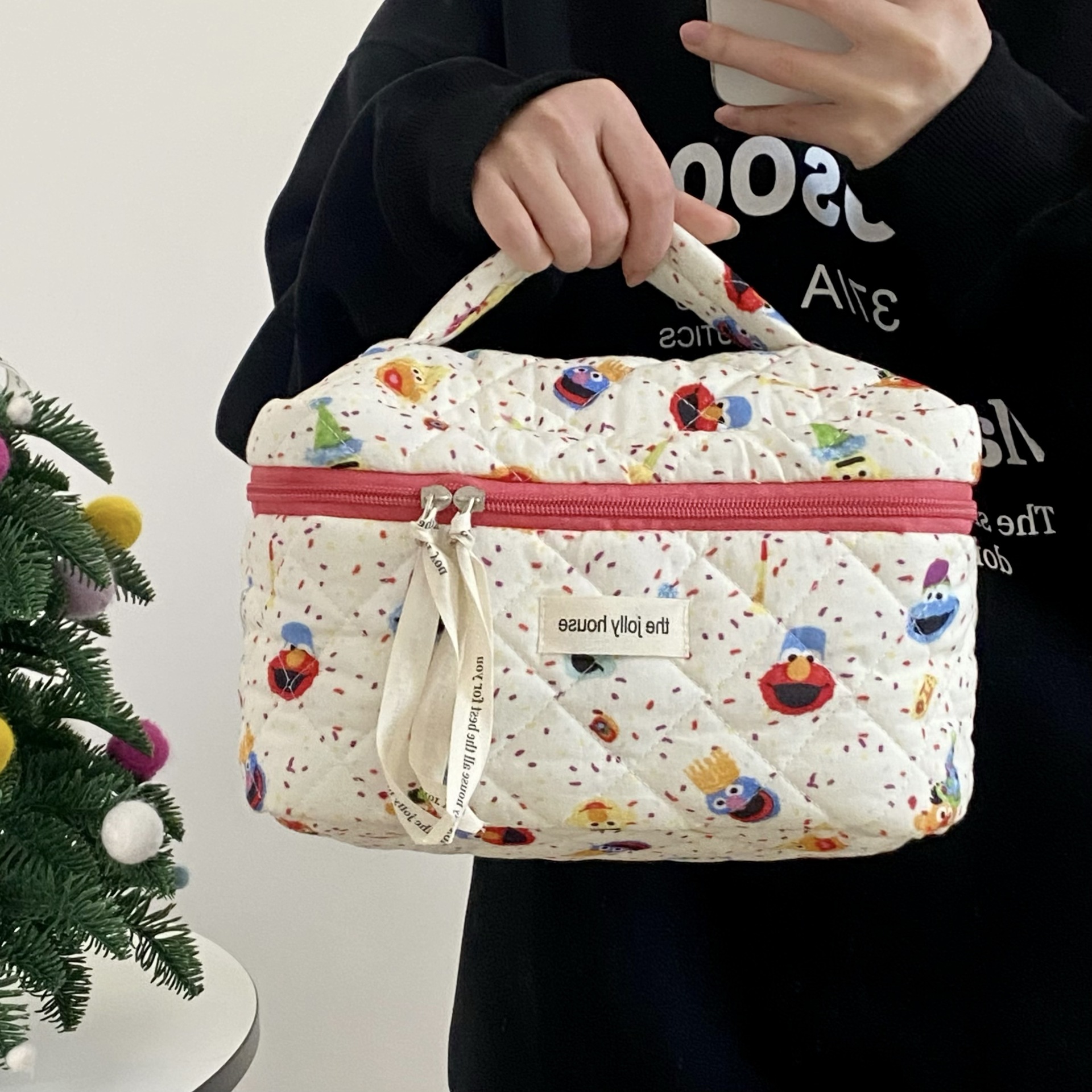 Cartoon and fun makeup bag, large-capacity female student dormitory cosmetics storage bag, travel and toiletries bag details Picture