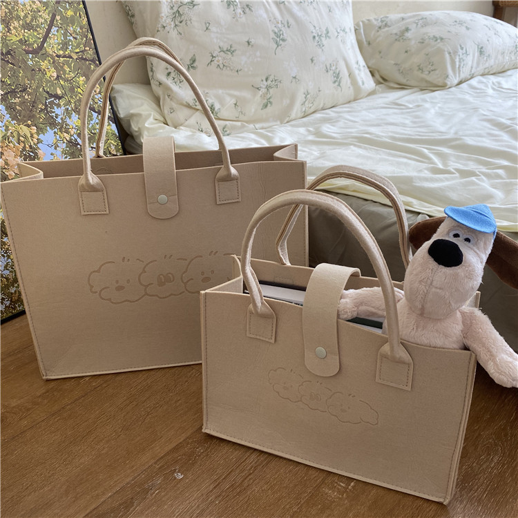 Original design cute cartoon bear felt handbag, simple solid-color shopping bag, large-capacity portable bag Specification drawing