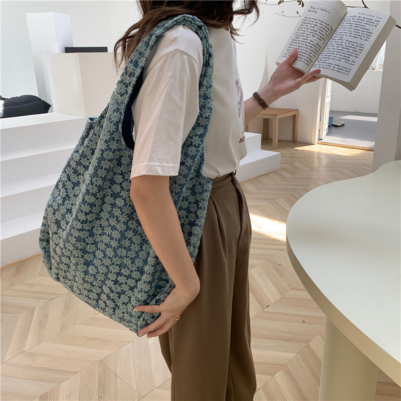 17161 canvas bag, simple floral lace single-shoulder bag, handbag bag, women's vest bag, women's cherry blossom Application Scenario