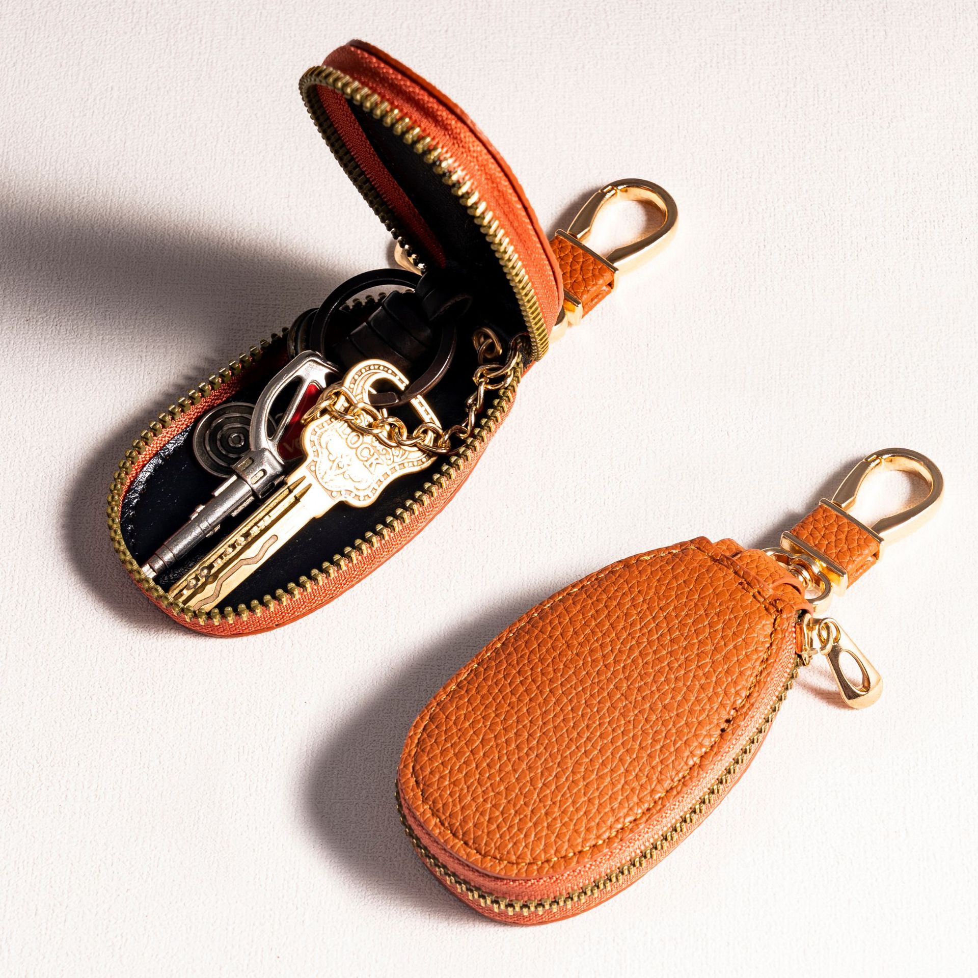 Cross-border car key case for both men and women, universal car key storage bag, waist hanging, creative and simple hanging decoration, keychain details Picture